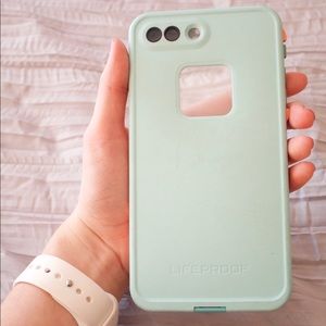 iPhone 7Plus Lifeproof case
